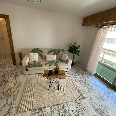 New At 150m From The Beaches Easy Check In Apartment *